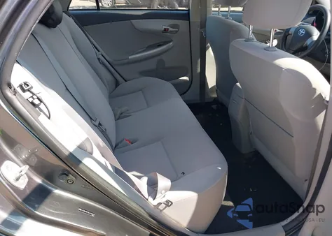 2011 Toyota Corolla Le z USA, uszkodzony, nr VIN JTDBU4EE2BJ100218